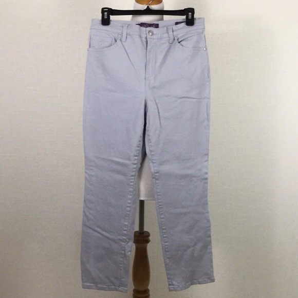 Gloria Vanderbilt Denim - Gloria Vanderbilt “Amanda” light grey jeans